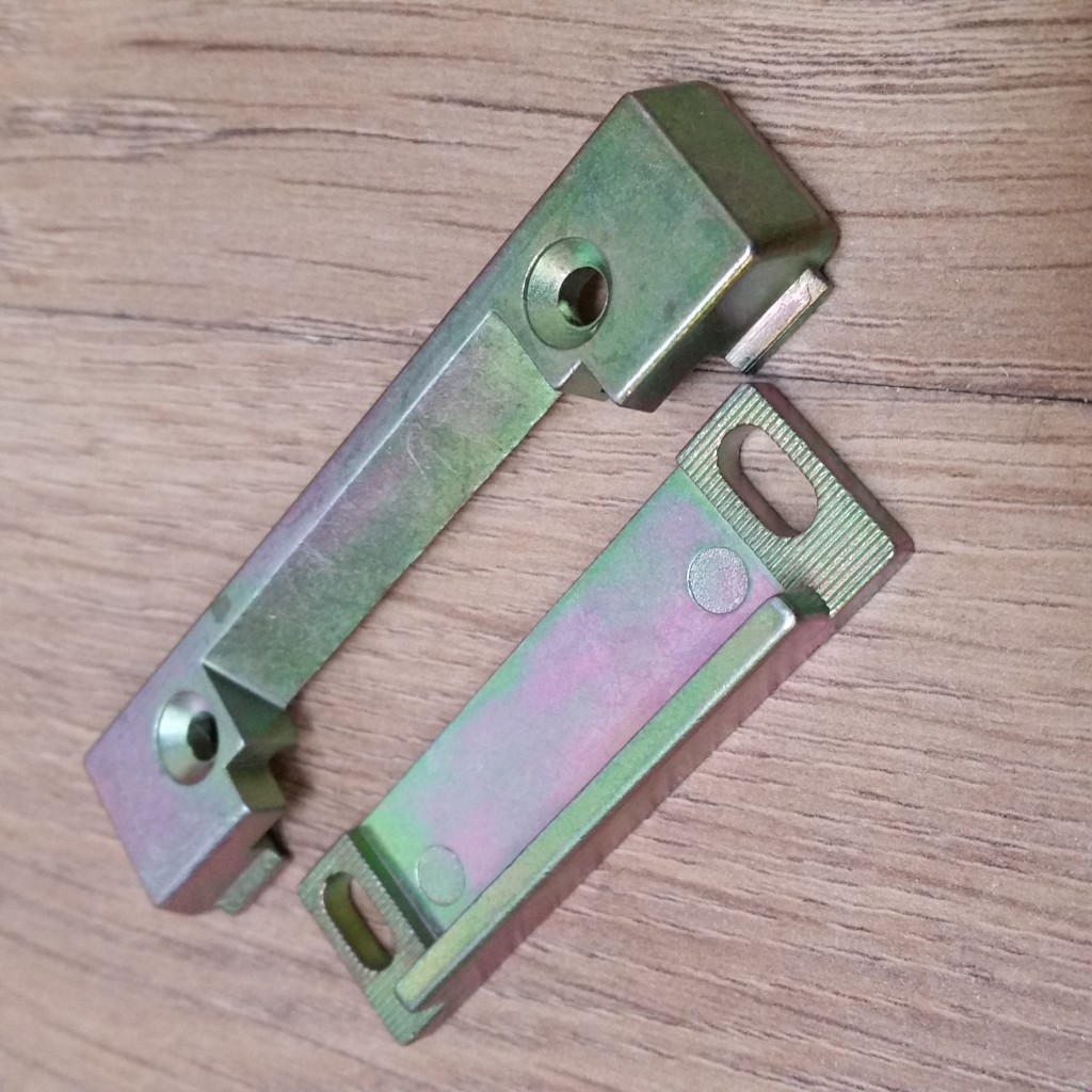 ROTO Adjustable Latch Plate (ak505) LockStocker King Solutions